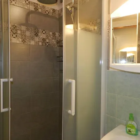 Apartment Le Lavandou, 3 Pieces, 4 Personnes - Fr-1-251-598 *