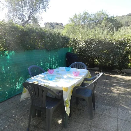 Apartment Le Lavandou, 3 Pieces, 4 Personnes - Fr-1-251-598 *